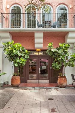 Kasa El Paseo Miami Beach