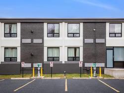 Days Inn by Wyndham Liberty