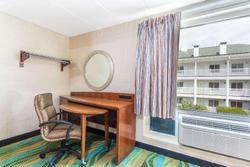 Howard Johnson by Wyndham Virginia At The Beach