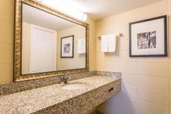 Howard Johnson by Wyndham Virginia At The Beach