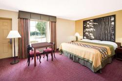Super 8 by Wyndham Lamar