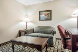 Econo Lodge Inn & Suites Marietta