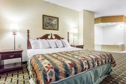 Econo Lodge Inn & Suites Marietta