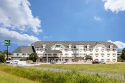 Quality Inn & Suites Lincoln Municipal Airport