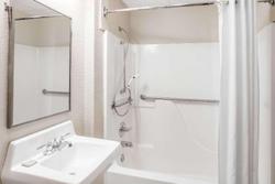 Super 8 by Wyndham Harrisburg