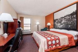 Super 8 by Wyndham Harrisburg
