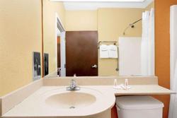 Microtel Inn & Suites By Wyndham Greenville/Unive