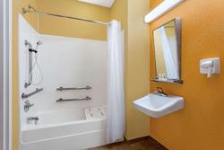 Microtel Inn & Suites By Wyndham Greenville/Unive