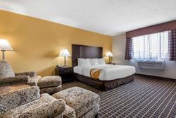 Quality Inn & Suites Warren