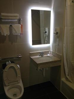 Howard Johnson by Wyndham Brooklyn