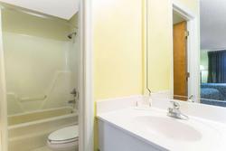 Days Inn by Wyndham Lamont/Monticello
