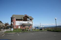 Tides Inn & Suites