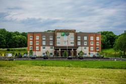 Holiday Inn Express and Suites Jamestown