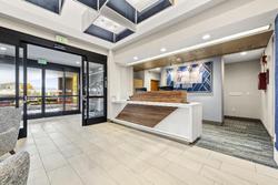 Holiday Inn Express and Suites Lincoln Roseville A