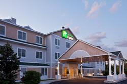 Holiday Inn Express and Suites Freeport Brunswick