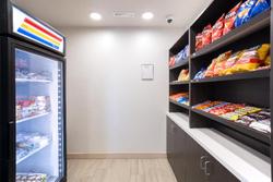 Holiday Inn Express and Suites Lincoln I 80