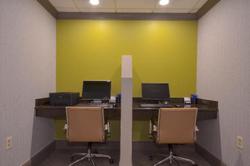 Holiday Inn Express and Suites Fayetteville Univ O