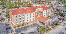 Holiday Inn Express and Suites Gulf Shores