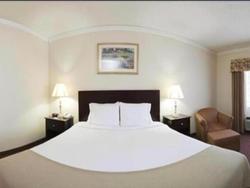 Holiday Inn Express and Suites Plainview