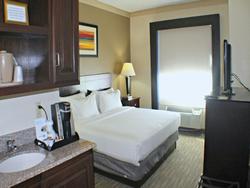 Holiday Inn Express and Suites Plainview