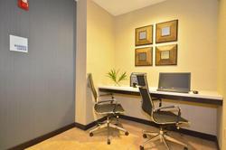 Holiday Inn Express and Suites Farmington