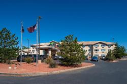 Holiday Inn Express and Suites Farmington Bloomfie