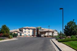 Holiday Inn Express and Suites Farmington Bloomfie