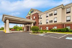 Holiday Inn Express and Suites Van Wert