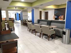 Holiday Inn Express and Suites Quincy I 10