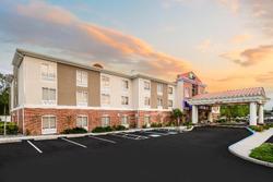 Holiday Inn Express and Suites Spring Hill