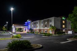 Holiday Inn Express and Suites Spring Hill