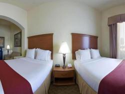 Holiday Inn Express and Suites Zapata