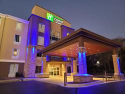 Holiday Inn Express and Suites Starkville