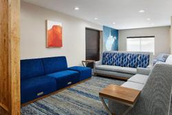 Holiday Inn Express and Suites Wheeling