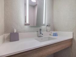 Holiday Inn Express and Suites Wichita Northeast