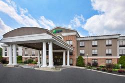 Holiday Inn Express and Suites Kent State Universi