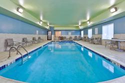 Holiday Inn Express and Suites Cleveland Richfield