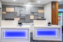 Holiday Inn Express & Suites Fort Wayne