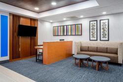Holiday Inn Express & Suites Fort Wayne