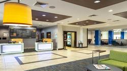 Holiday Inn Express and Suites Houston South Pearl
