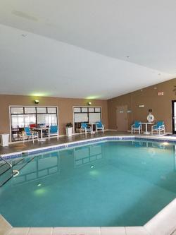 Holiday Inn Express and Suites Kingsport Meadowvie