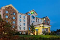 Holiday Inn Express and Suites Kingsport Meadowvie