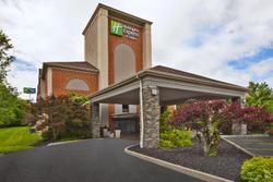 Holiday Inn Express and Suites Cincinnati Northeas