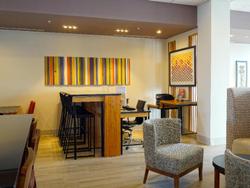 Holiday Inn Express and Suites Omaha Millard Area