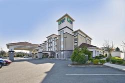 Holiday Inn Express and Suites Tacoma South Lakewo