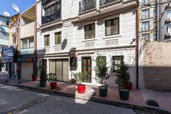 Villa Pera Suite Hotel