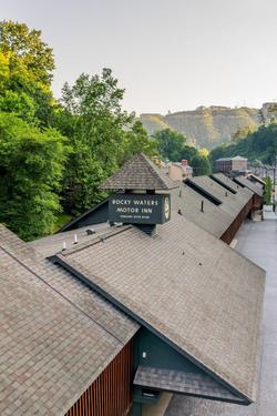 Historic Rocky Waters Inn, A Small Luxury Hotel