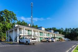 Quality Inn & Suites near Lake Oconee