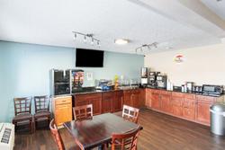 Super 8 by Wyndham Findlay