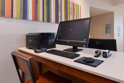Holiday Inn Express and Suites St. Petersburg - Se